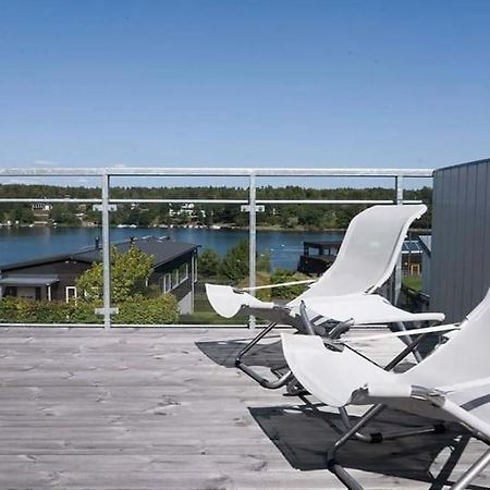 Water Facing Villa With Pool & Sauna Lidingö Esterno foto