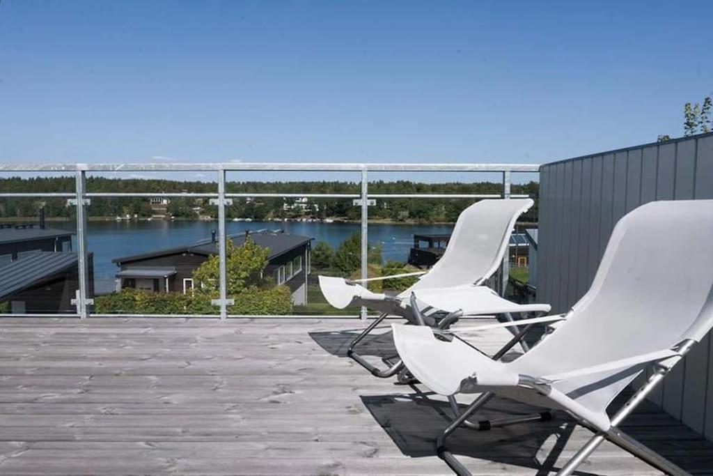 Water Facing Villa With Pool & Sauna Lidingö Esterno foto